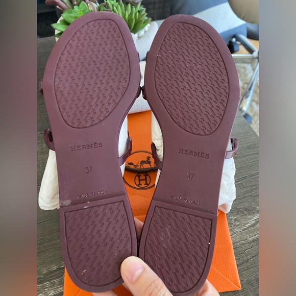 Like New Hermes Gel Chain Sandals - Picture 5 of 5